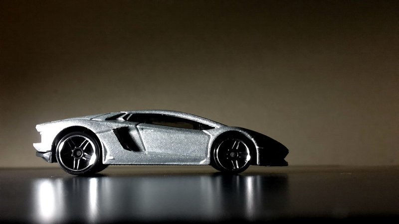 Illustration for article titled A silver Lambo